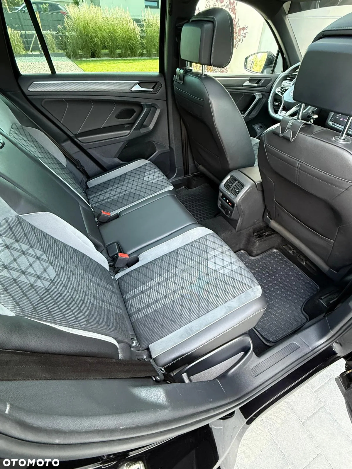Volkswagen Tiguan 2.0 TDI SCR 4MOTION DSG R-Line - 11