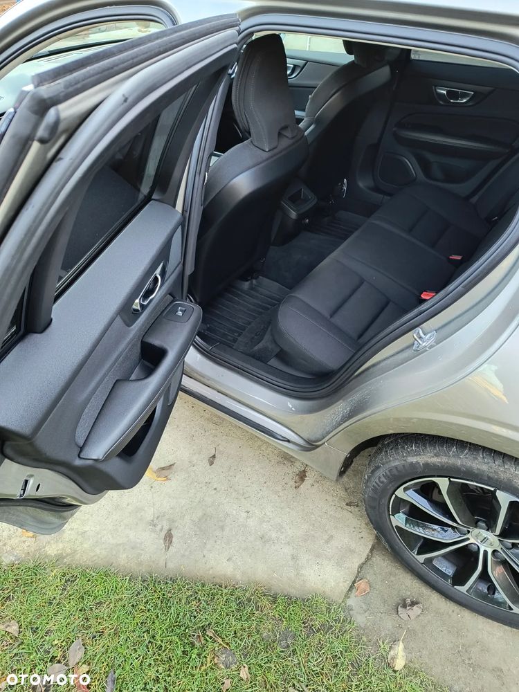 Volvo V60 D4 Momentum - 10