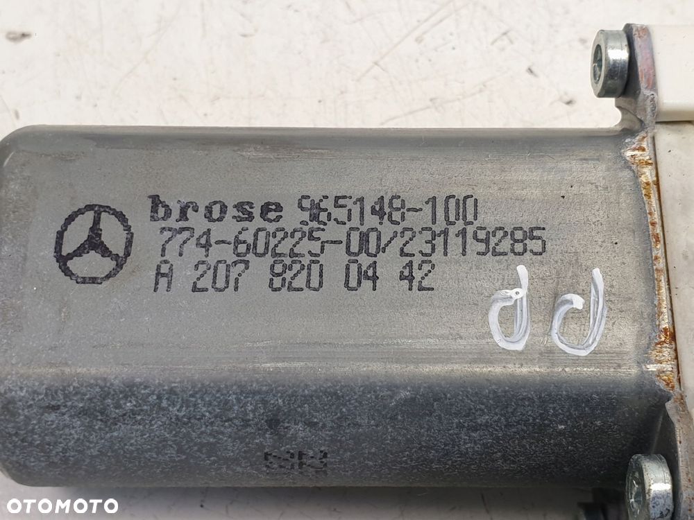 Mercedes C207 A207 W207 SILNICZEK PODNOSZENIA SZYB - 6