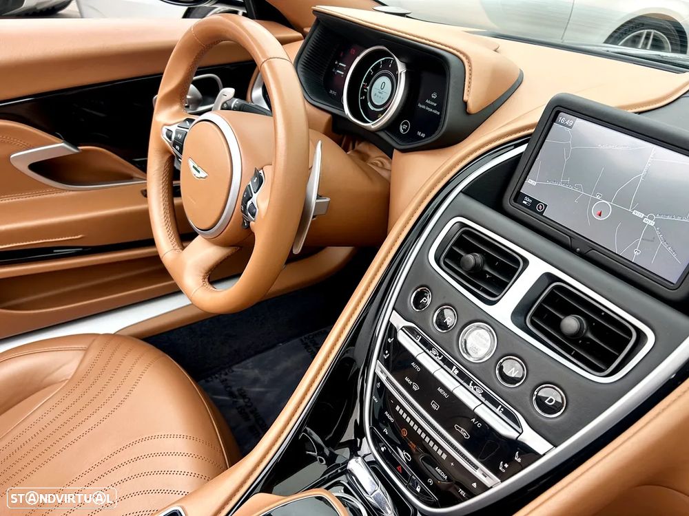 Aston Martin DB11 Coupé V8 Auto - 16
