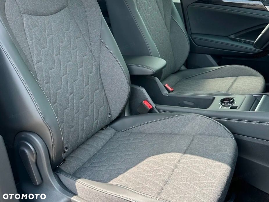 Volkswagen Tiguan - 12