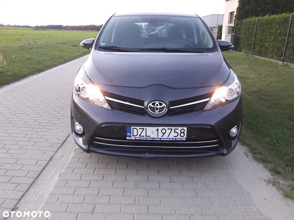 Toyota Verso 2.0 D-4D Active 7os - 9