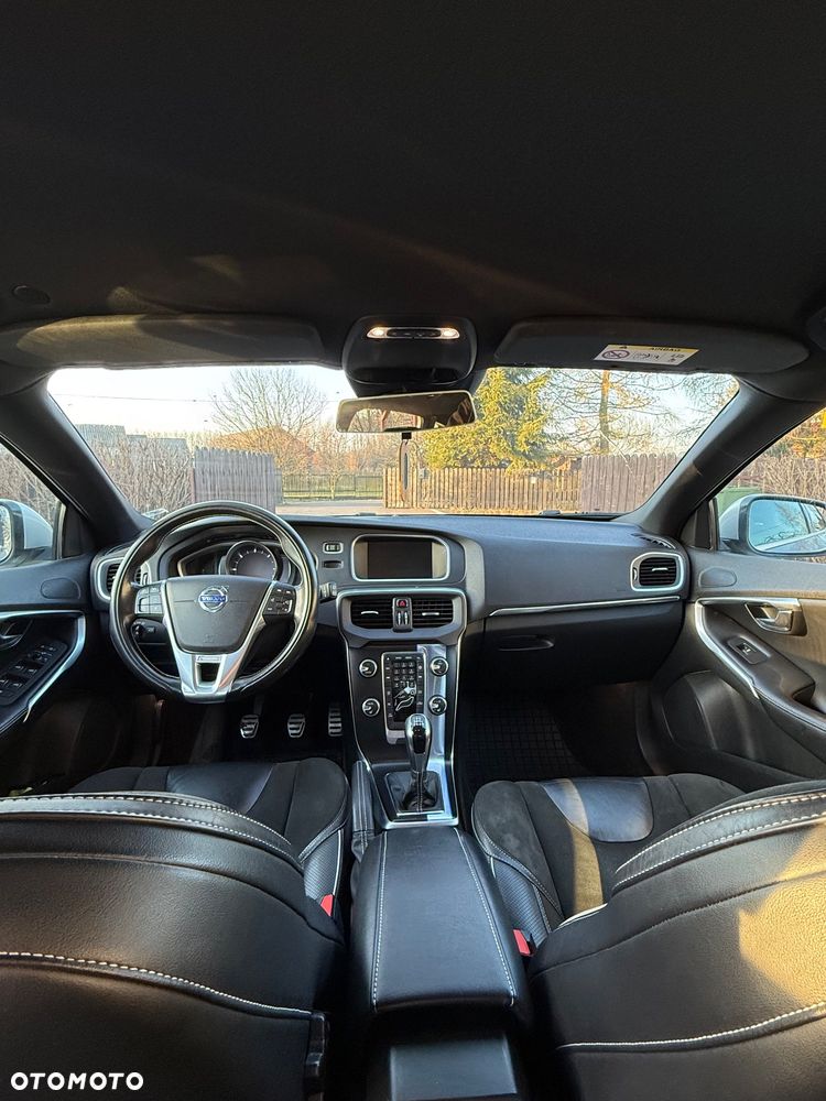 Volvo V40 D2 Drive-E R-Design Momentum - 10