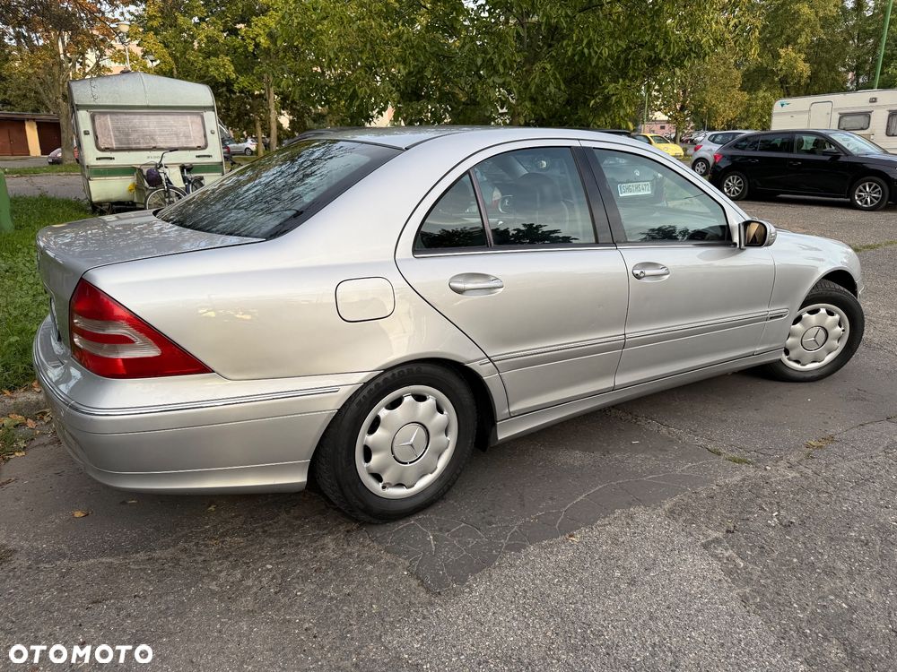 Mercedes-Benz Klasa C 180 Elegance - 11