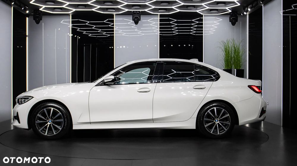 BMW Seria 3 318i Sport Line - 4