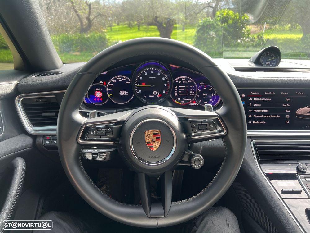 Porsche Panamera 4 E-Hybrid Platinum Edition com PDLS - 17
