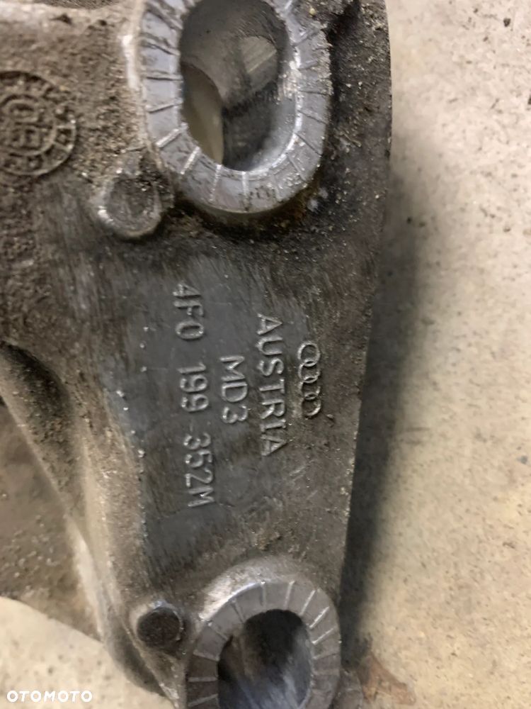 Łapa wspornik mocowanie silnika 4F0199352M 4F0199351S A6 C6 FL Lift 2.7 TDI - 3