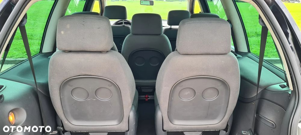 Ford Galaxy - 11