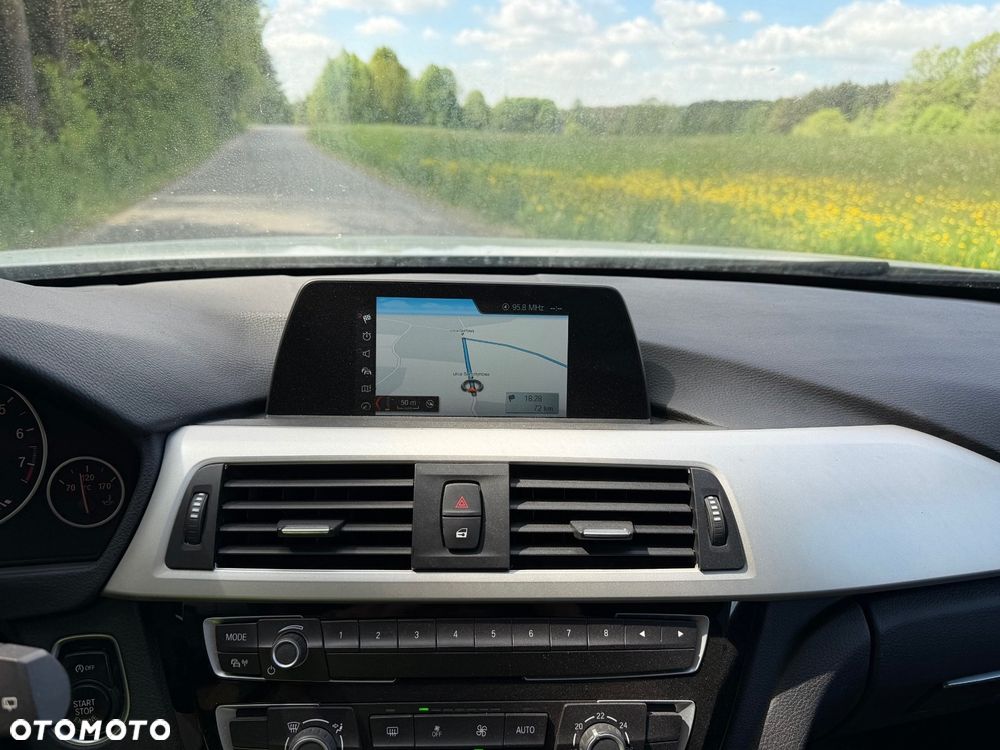 BMW Seria 3 318i - 15