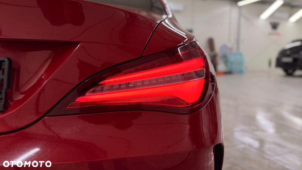 Mercedes-Benz CLA 180 AMG Line - 10