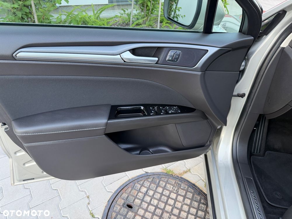 Ford Mondeo 2.0 TDCi PowerShift-Aut Allrad Titanium - 33