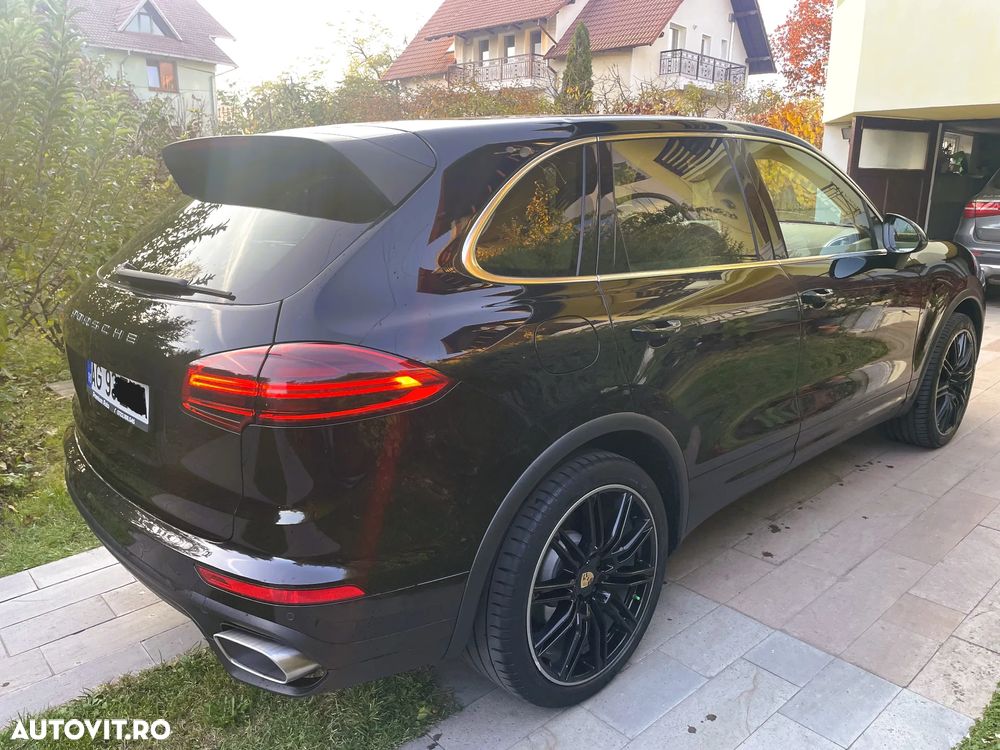 Porsche Cayenne 3.0 L - 6