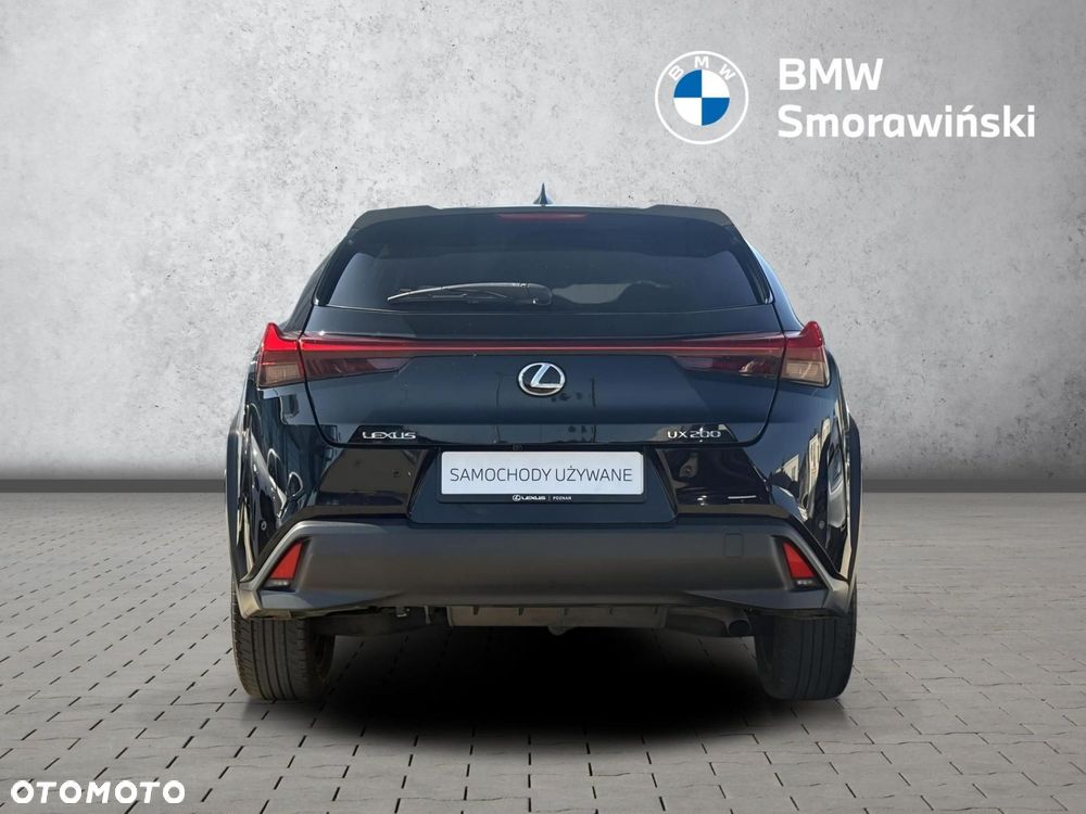 Lexus UX - 5