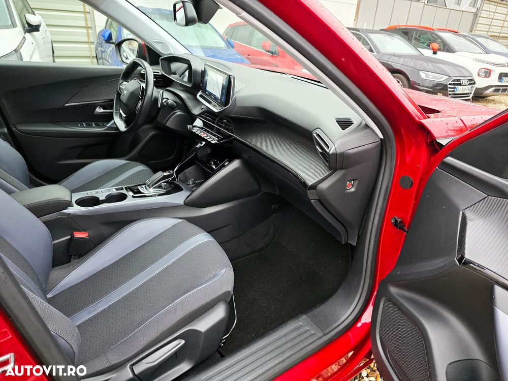 Peugeot 2008 1.2 L PureTech STT EAT8 Allure - 14