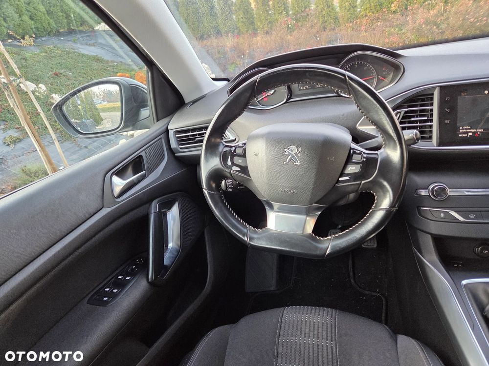 Peugeot 308 BlueHDi FAP 130 Stop & Start Allure Pack - 8