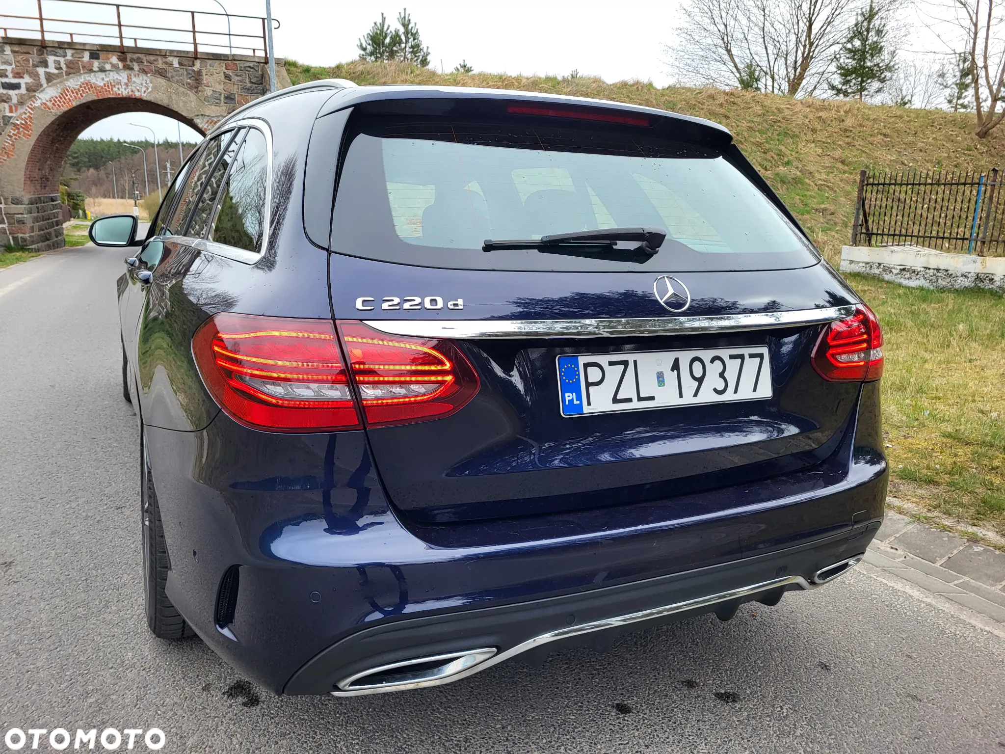 Mercedes-Benz Klasa C 220 d 4Matic 9G-TRONIC AMG Line - 7