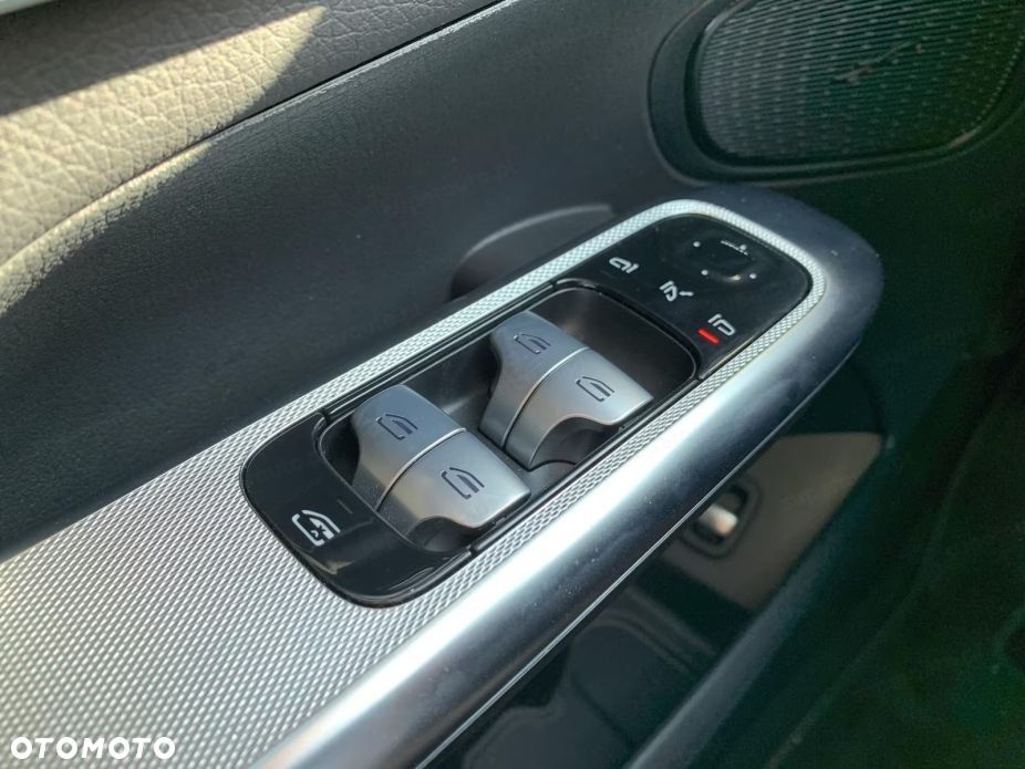 Mercedes-Benz GLC - 13