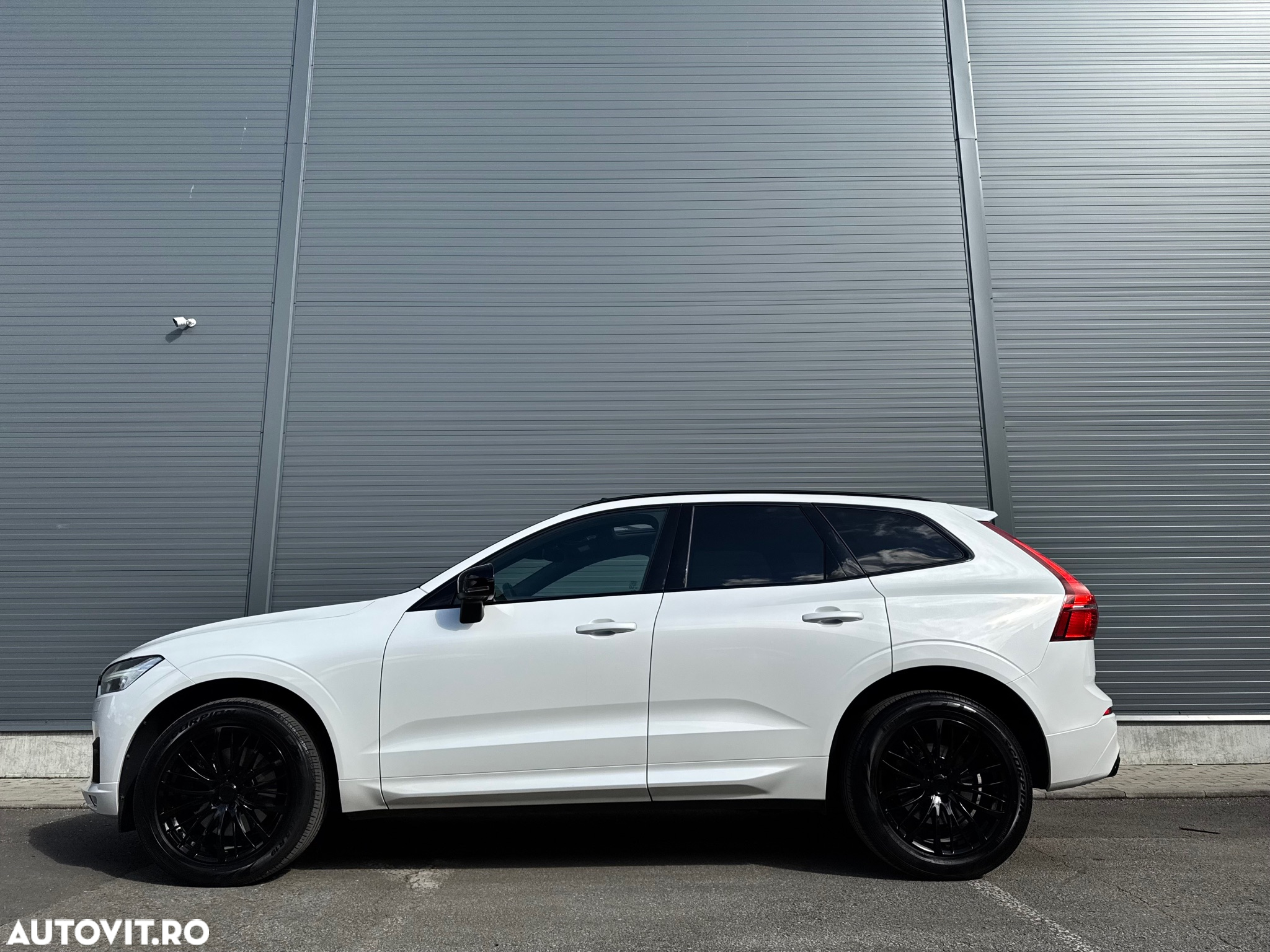 Volvo XC 60 B5 MHEV AWD R-Design - 11