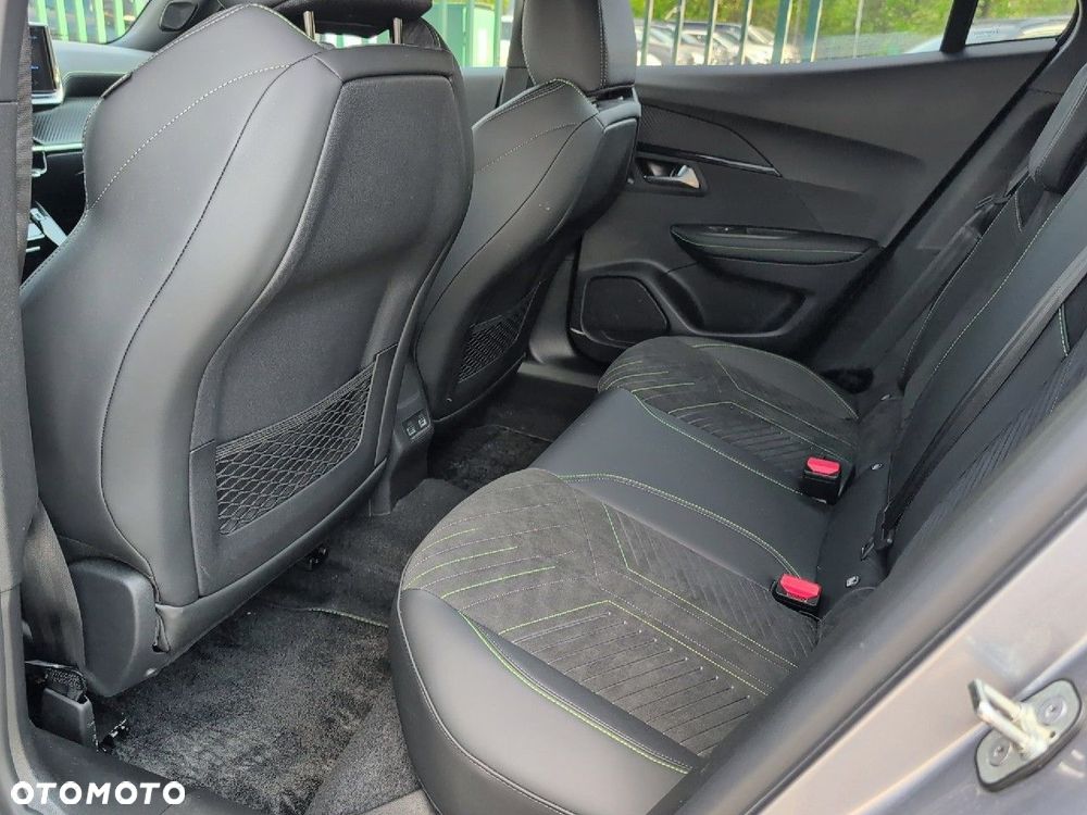 Peugeot 2008 - 12