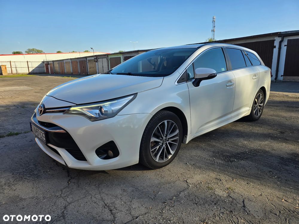Toyota Avensis 2.0 D-4D Premium - 1