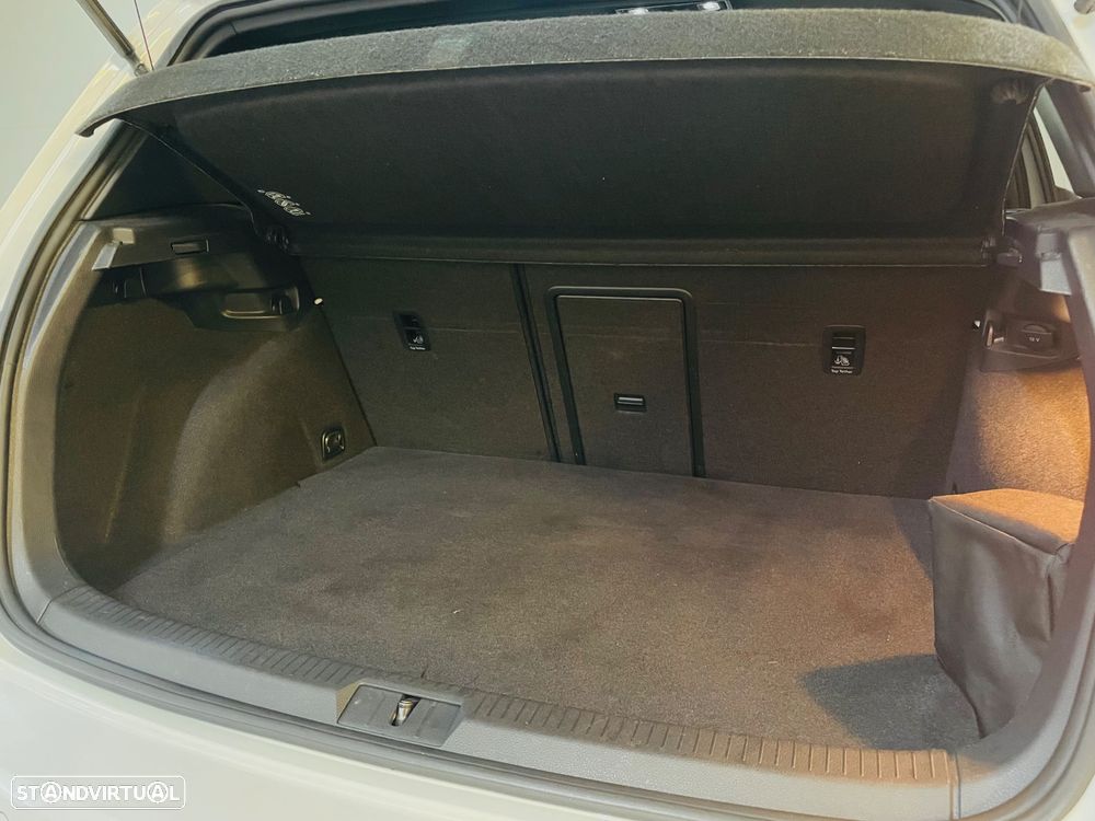 VW Golf 1.4 GTE Plug-In-Hybrid DSG - 16