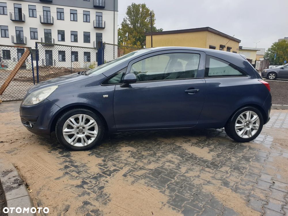 Opel Corsa 1.4 16V Cosmo - 1