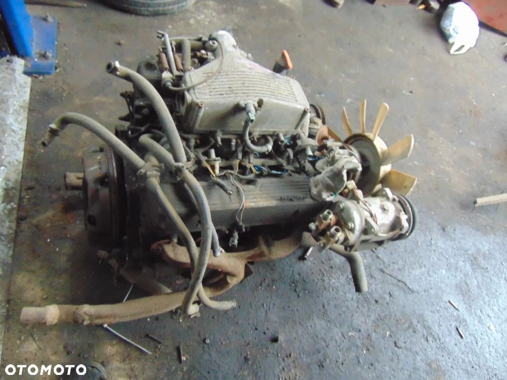 silnik Land rover 89 rok 4,4 v8 benzyna i inne części ceny w opisie - 12