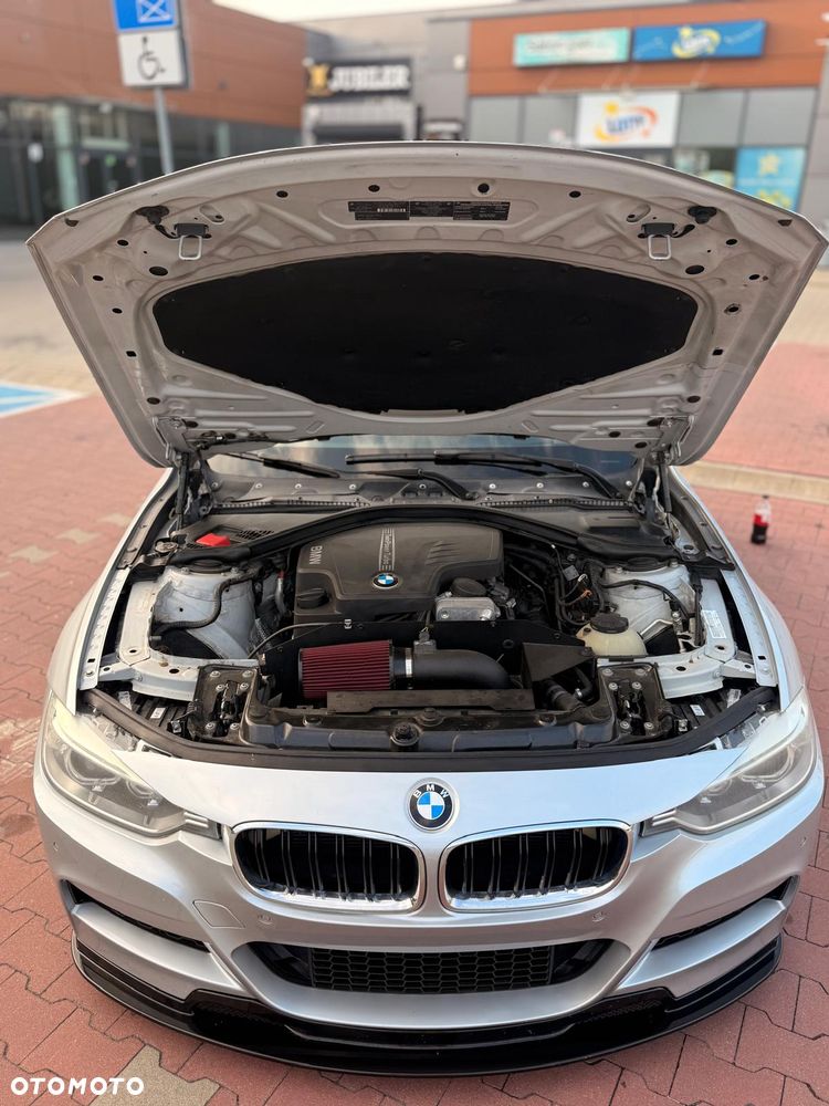 BMW Seria 3 328i Sport Line - 15