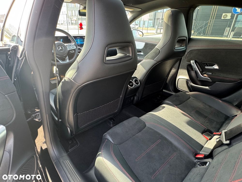 Mercedes-Benz CLA 250 7G-DCT AMG Line - 31
