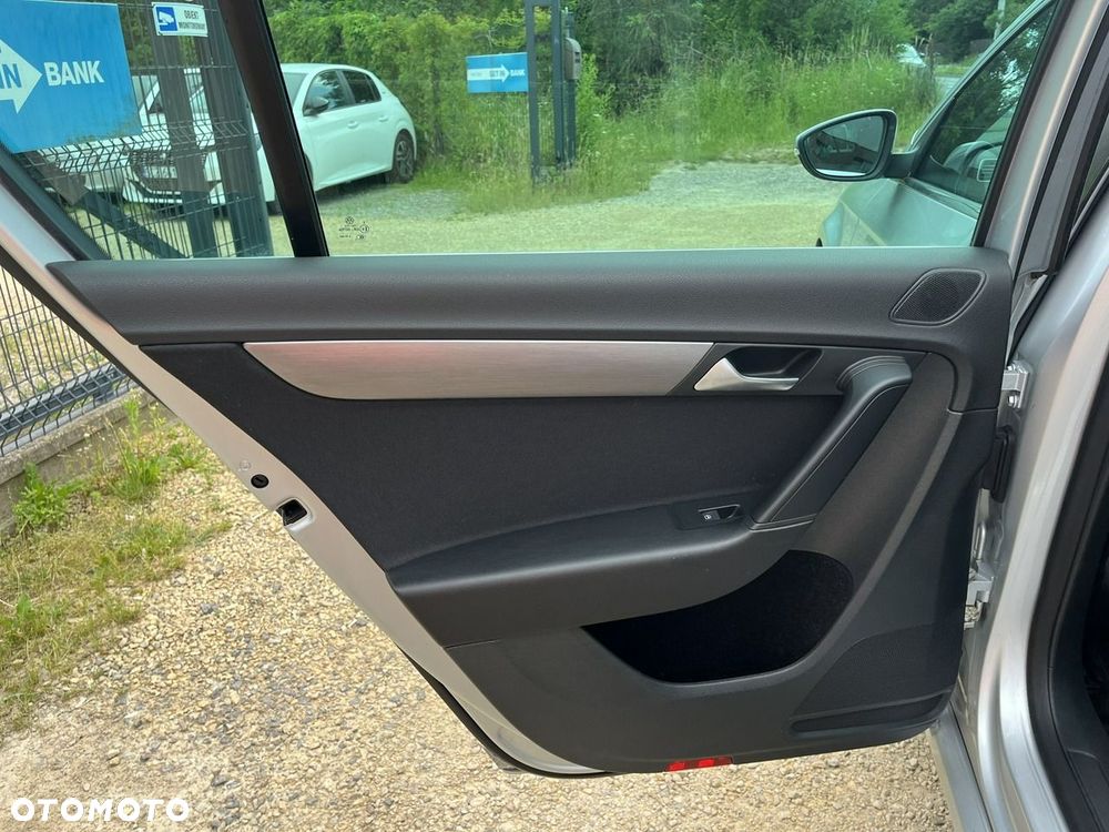 Volkswagen Passat - 23