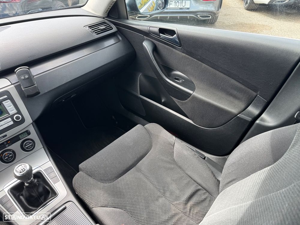 VW Passat 2.0 TDI Confortline - 13