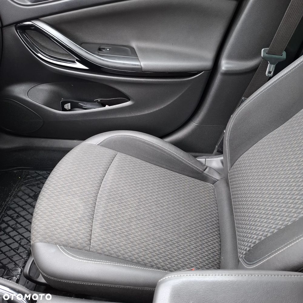 Opel Astra 1.6 CDTI Dynamic S&S - 15