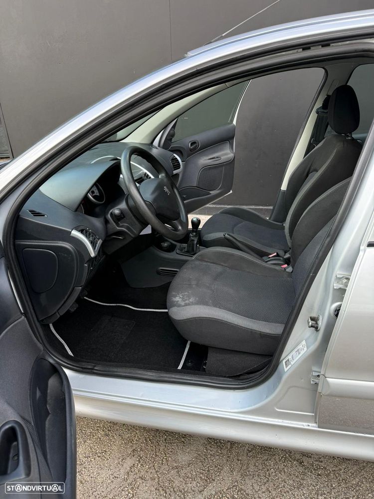 Peugeot 206+ 1.1 Trendy - 12