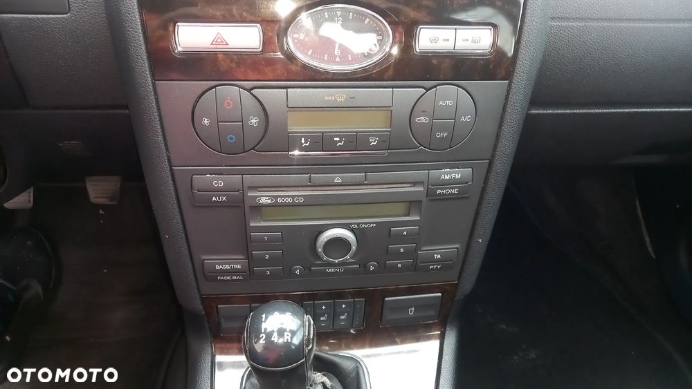 Ford Mondeo 1.8 Ghia - 15
