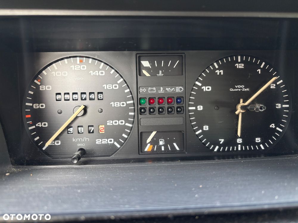 Volkswagen Golf 1.8 - 10