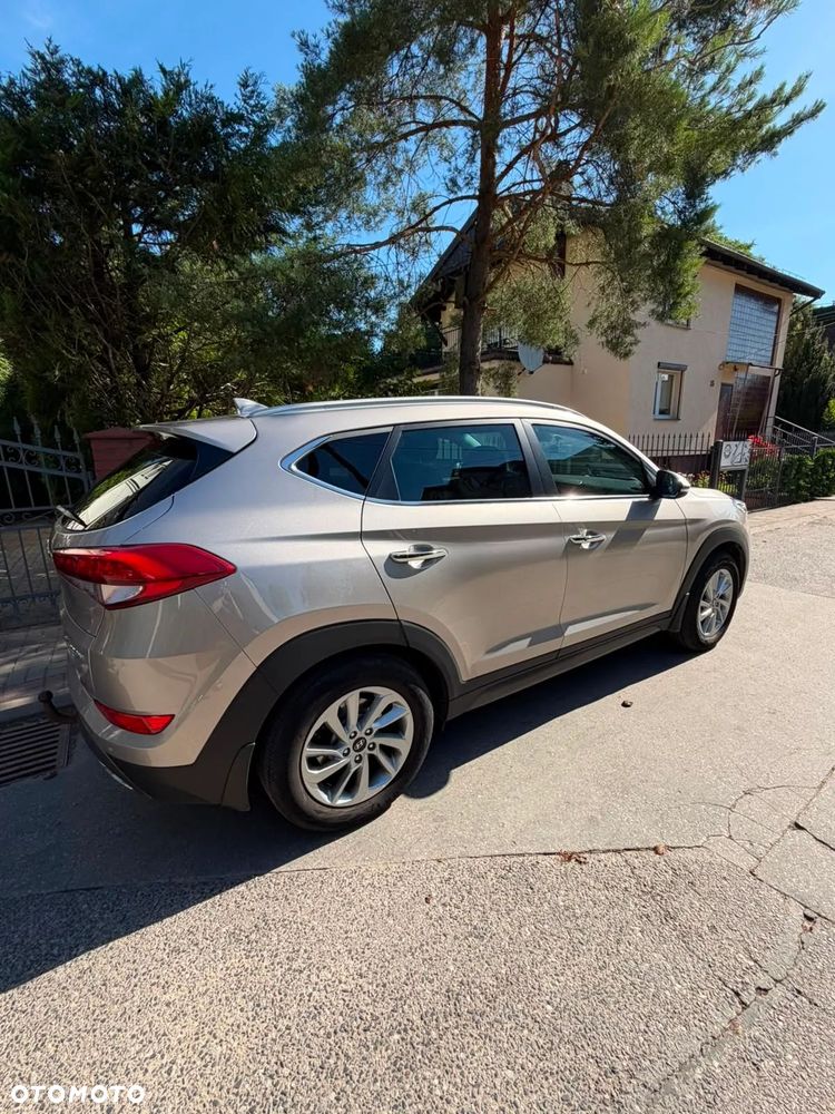 Hyundai Tucson 2.0 CRDI BlueDrive Style 2WD - 5