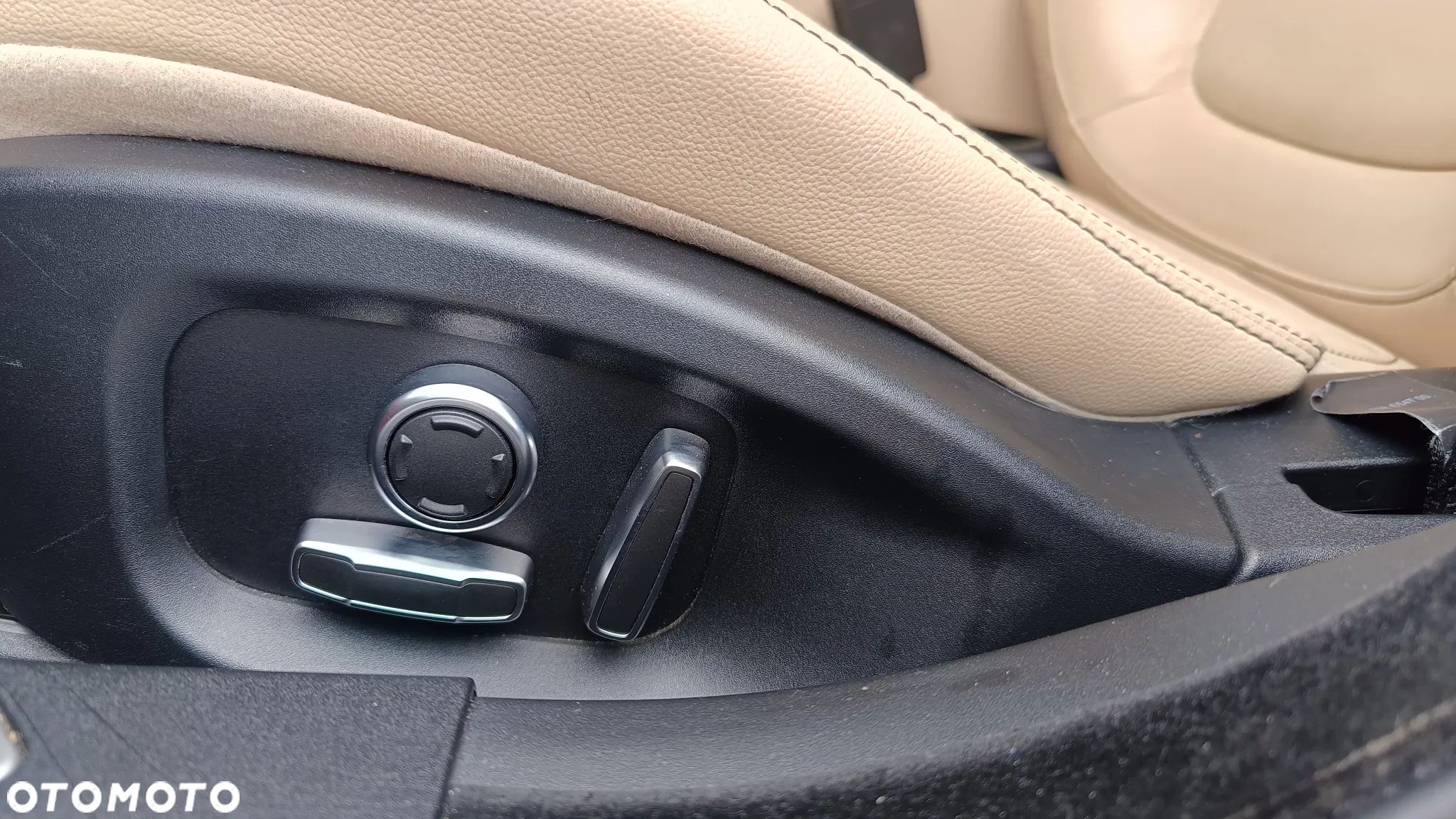 Jaguar XE 25t Prestige - 11