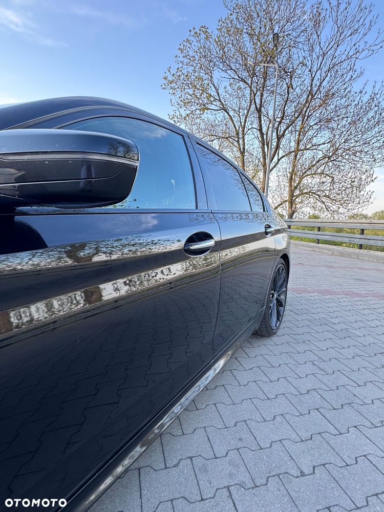 BMW Seria 5 530d xDrive - 10