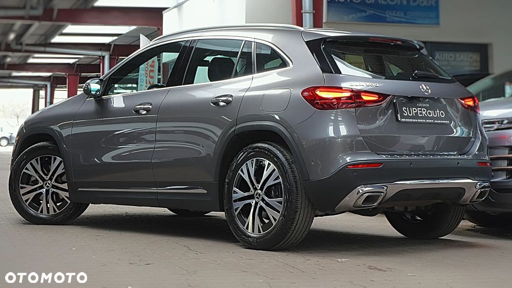 Mercedes-Benz GLA 200 - 8
