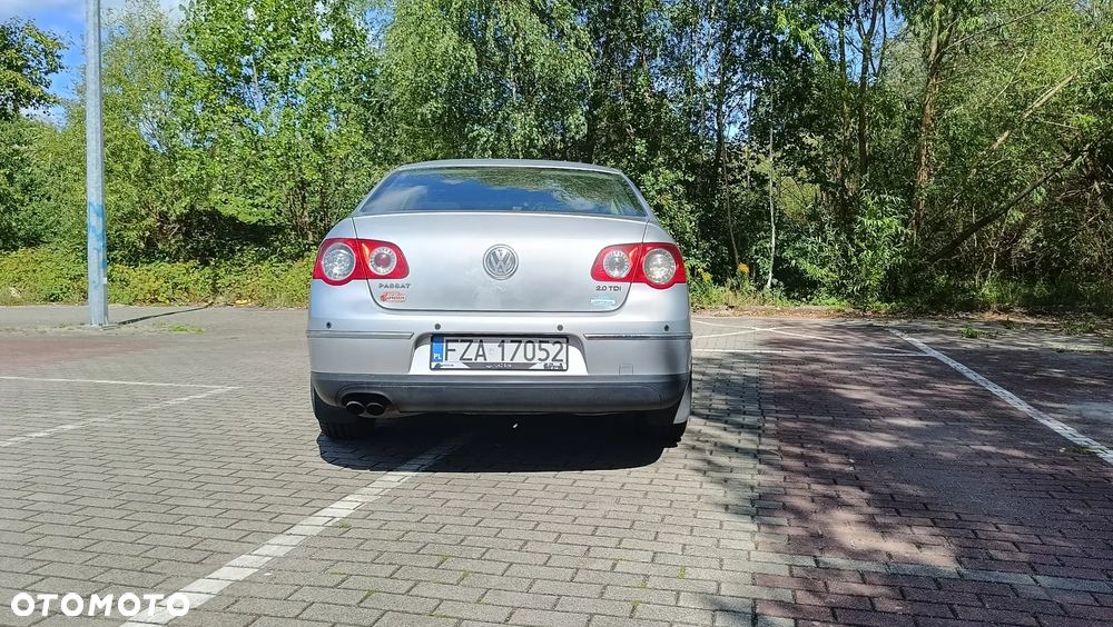 Volkswagen Passat 2.0 TDI Trendline - 8