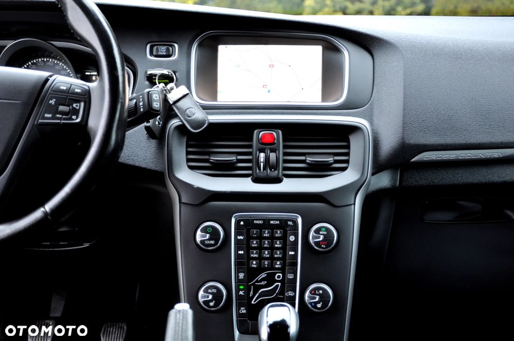 Volvo V40 Cross Country T3 Momentum - 30