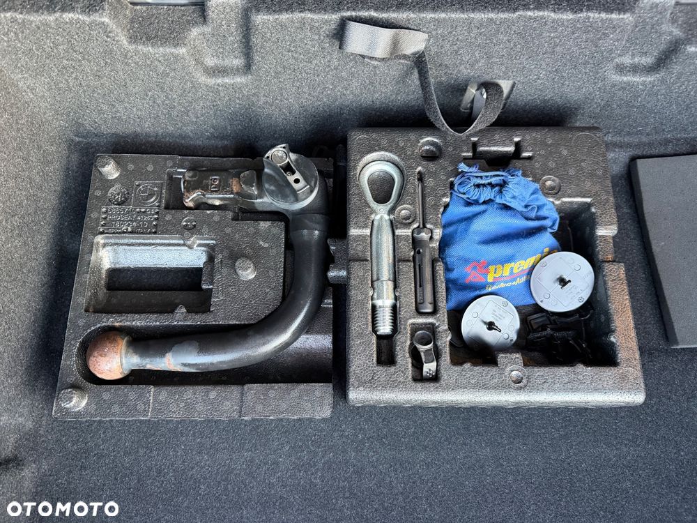 BMW Seria 2 218d - 36