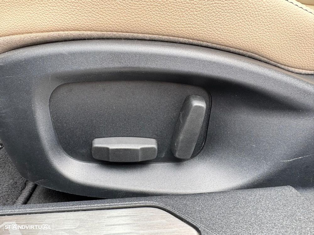 Jaguar XE 2.0 D R-Sport Aut. - 18