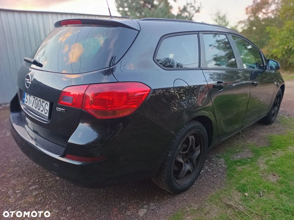 Opel Astra 2011