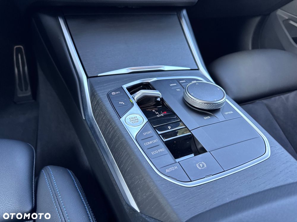BMW Seria 3 320d xDrive M Sport sport - 34