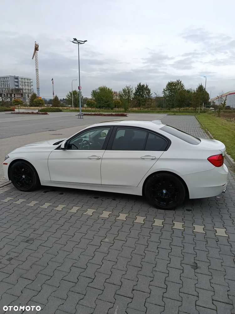 BMW Seria 3 328i xDrive - 5