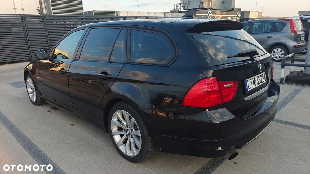 BMW Seria 3 318i Edition Sport - 8