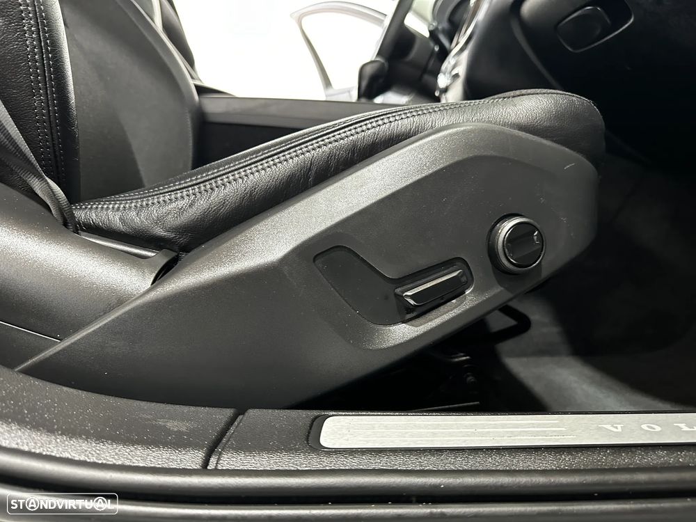 Volvo V60 2.0 D3 Momentum - 35