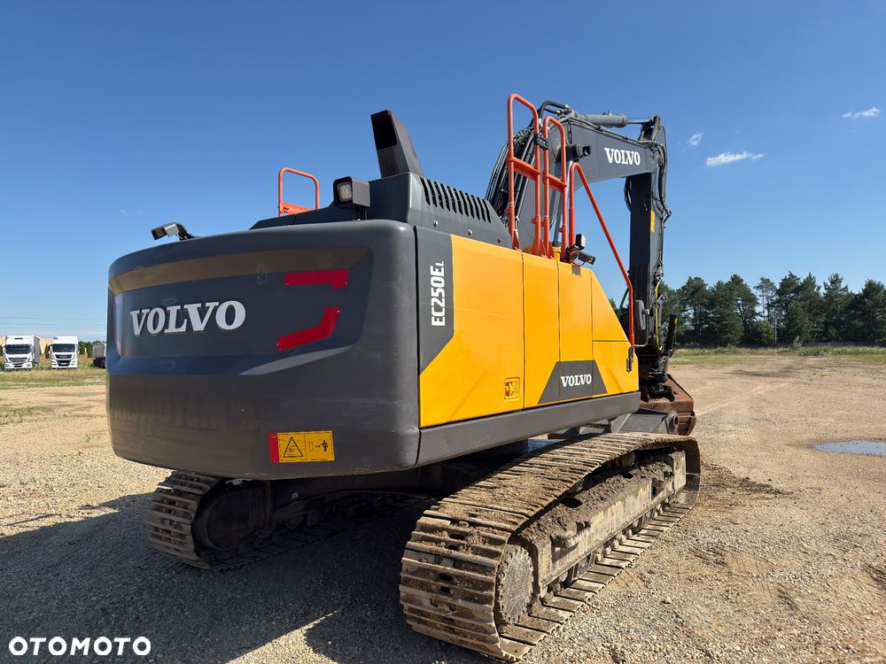 Volvo EC 250 EL - 6