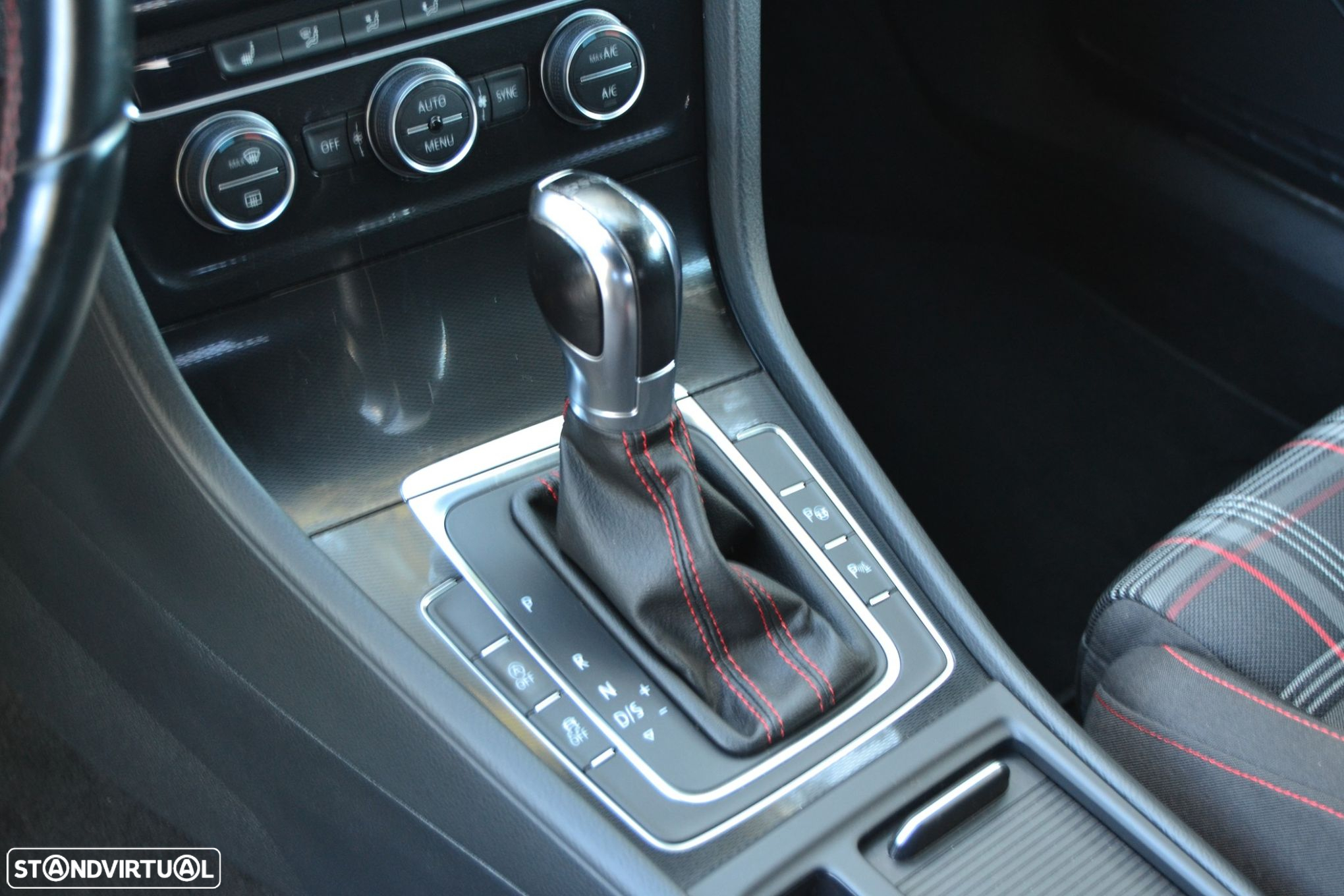 VW Golf 2.0 TSi GTi DSG Performance - 8